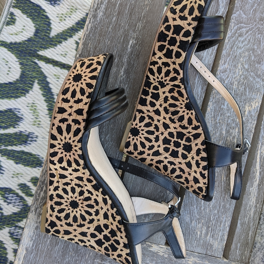 Nine West Black Strapped Detailed Wedges